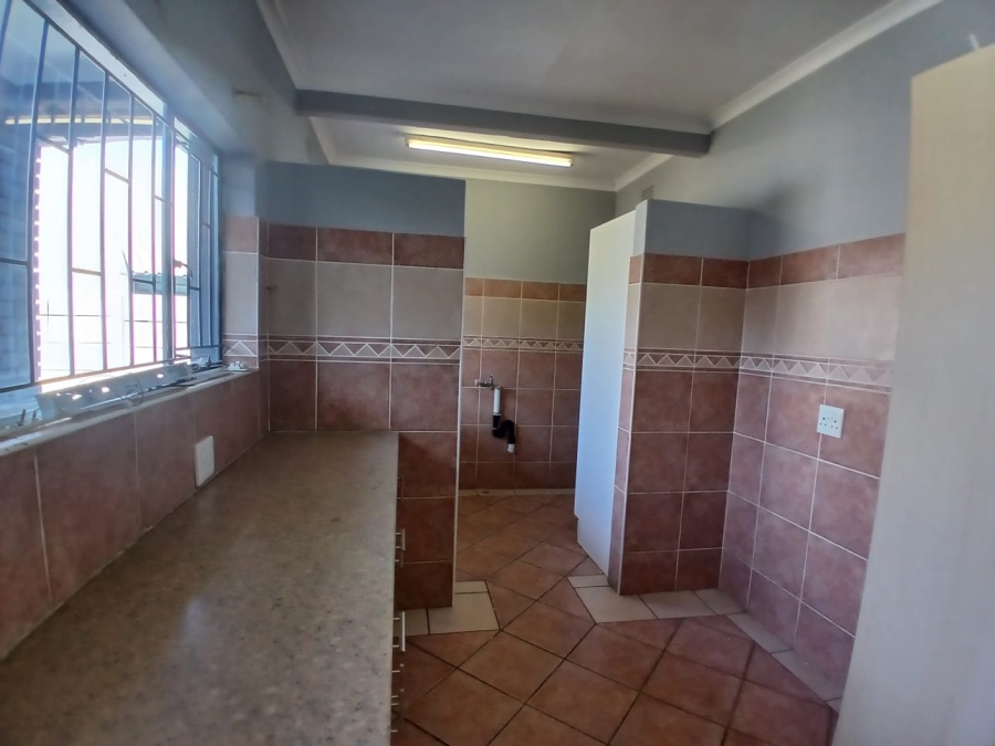 To Let Commercial Property for Rent in Rustenburg Central North West